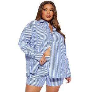 Fashion Nova Women's Top Blouse Size 1X White Blue Stripes Button Up Nautical